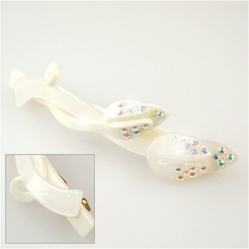Click here to buy Fraise Pearl White - Cubitas Boulanger Collection (Hand-set Swarovski crystals, Barrette).