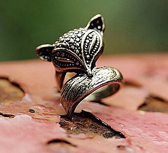 Epiestore(TM) European and American retro cute little fox enchanting animals influx of people ring (random color)