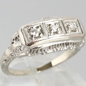 41j5oLBfa8L 10K White Gold Diamond Estate Ring