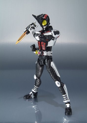 Cover image : S.H.フィギュアーツ 仮面ライダー ダークカブト