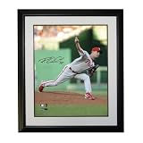 Autographed/Hand Signed Roy Oswalt 16-by-20 inch framed Philadelphia Phillies photo (MLB Authenticat