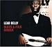 Music : Blues & Folk Singer