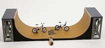 Tech Deck Skatepark Rampe Half Pipe mit Fingerboard + 2 ONO BMX Fingerbike