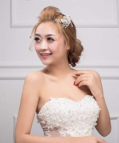 Generic Awesome Hair Vine with Rhinestons Decorate the Center of Beaded Flowers