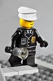 Review LEGO  / LEGO POLICE - VERY RARE POLICEMAN MINI-FIGURE WITH LIGHT UP TORCH