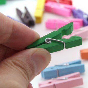 50pcs Lovely Funny Colorful Wooden Cartoon Photo Paper Clip Bookmark