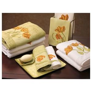 embroidered-fingertip-towels