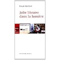 Jolie libraire dans la lumi�re