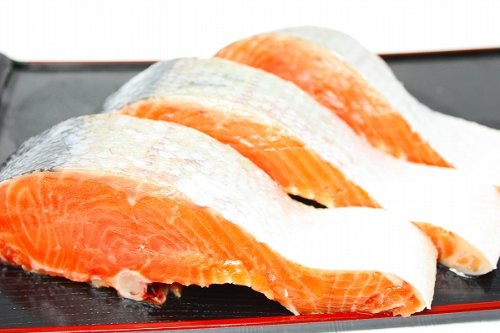 銀鮭フィレ（定塩・甘口）1ｋg前後♪切身にすると１0枚分で超お得！朝食焼き魚の大定番★【鮭】【さけ】【しゃけ】