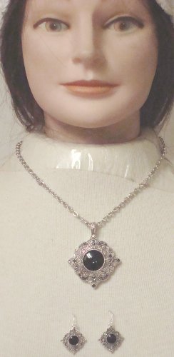 Silver Plated Medium Chain Necklace with Large Onyx Bead Pendant Earrings
