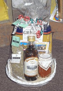NEW Spaghettata Garlic & Spicy Olive Oil Gift Basket by All Things Sicilian