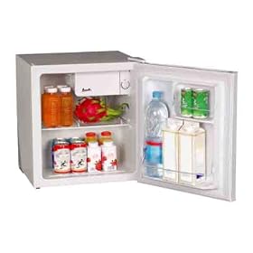 Click here to buy Avanti #RM1710W WHTComp Refrigerator by AVANTI PRODUCTS.