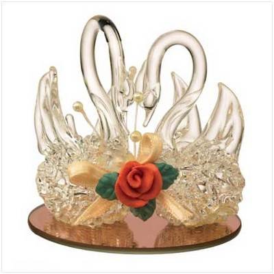 SPUN GLASS SWAN DISPLAY