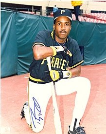 Barry Bonds B.B.S. Kneeling with Bat Autographed/Hand Signed 8x10 Photo