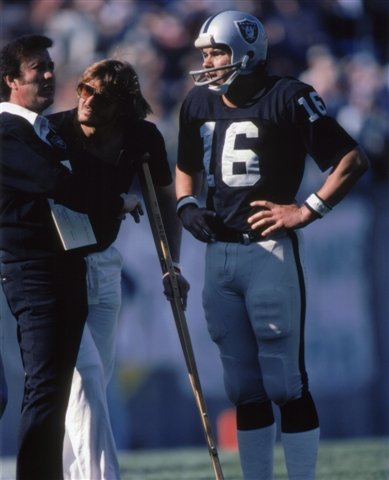TOM FLORES-DAN PASTORINI-JIM PLUNKETT OAKLAND RAIDERS 8X10 SPORTS ACTION PHOTO