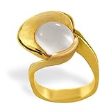 18kt Yellow Gold Moonstone Ring