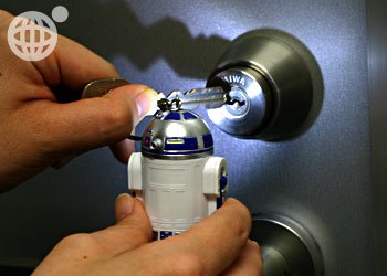 Cover image : Star Wars R2-D2 Strap with LED Light