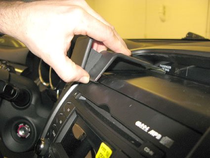 Brodit ProClip für Kia Sorento ab Baujahr 2010 (rechts vom Lenkrad)