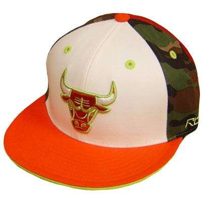 NBA CHICAGO BULLS FLAT BILL FITTED 7 5/8 REEBOK HAT CAP