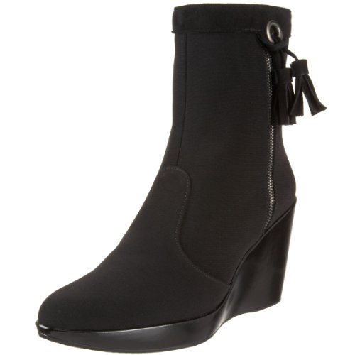 Stuart Weitzman Womens Intherain Bootie