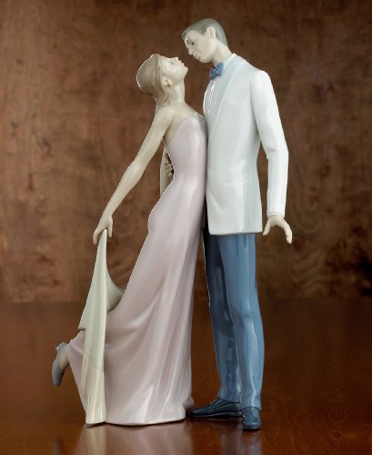 LladrÃ³ Happy Anniversary Figurine