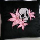 Eigenschaften Döll-Verlag / Kuschelkissen Pink Pirates