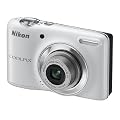 Nikon Coolpix L25 Digitalkamera wei� (10 Megapixel, 5-fach opt. Zoom, 7,5cm (3 Zoll) Display, bildstabilisiert) Kit inkl. 2GB-Speicherkarte und Tasche