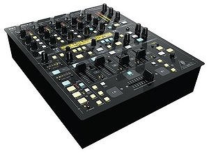 BEHRINGER ヘッドフォンアンプ HA4700