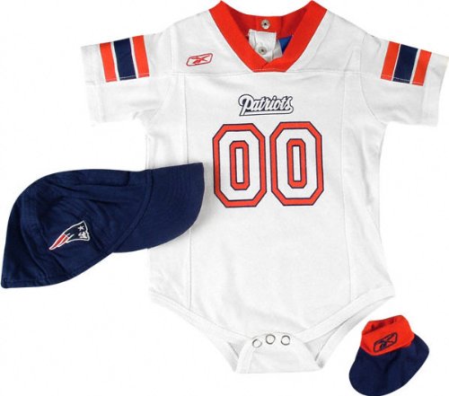 New England Patriots Creeper Jersey w/Hat and Socks Set - 18 months