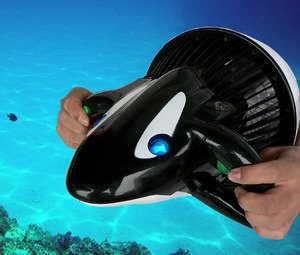 Cover image : 充電式水中ライダー（WHALE）