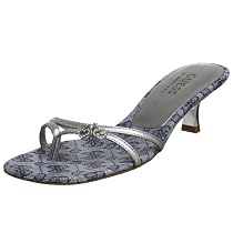 GUESS Women's Delaquin 2 Sandal,Silver,6 M