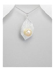 Leaf Fresh Water Pearls Pendant Necklace In Sterling Silver