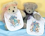 Eigenschaften Dimensions 72776 / 2 Stück im Set Stickpackung Kreuzstich Baby-Lätzchen, Latz Motiv Teddy Bären Bear Bundles Bibs 22 x 28 cm