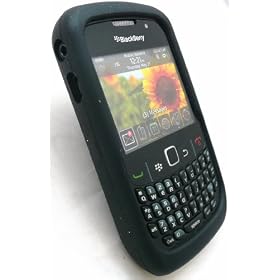 EMARTBUY BLACKBERRY 8520 CURVE / 9300 CURVE 3G SILICON SKIN COVER/CASE PROTECTIVE RUBBER BLACK + SCREEN PROTECTOR