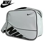NIKE（ナイキ） ロゴミディアムショルダー 199 BA1595の画像
