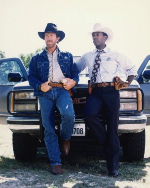 WALKER, TEXAS RANGER 11X14 PHOTO