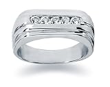 0.25 ctw. Woman's Round Diamond Wedding Band in Platinum