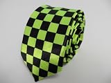 Cravate verte fluo et noire en échiquier