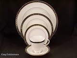 Royal Worcester Mountbatten Cobalt Gold Eight 5 Pc Place Settings