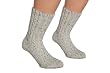handgestrickte wollsocken