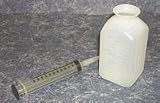 Kangaroo Enteral Feeding & Irrigation Kit 600cc Piston Syringe 500cc Basin