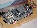DE LOREAN DMC DELOREAN BACK TO FUTURE III 3 TEIL ZUR&Uuml;CK IN DIE ZUKUNFT 1/24 WELLY MODELLAUTO MODELL AUTO