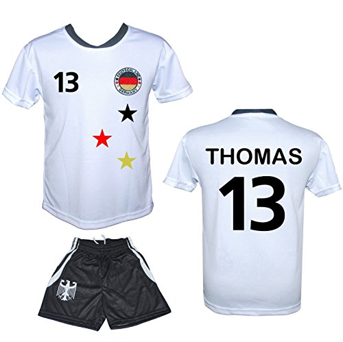 Deutschland Trikot “Modell 302”-mit Hose und mit Ihrem Wunschnamen+Zahl inclusive-das Trikot Wappen ist gestickt (128)