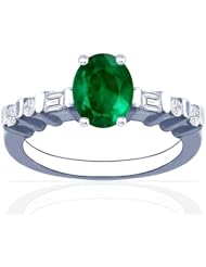 18K White Gold Oval Cut Emerald Ring With Sidestones