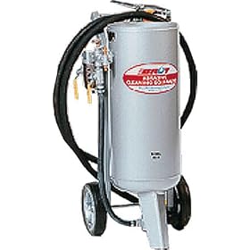100LBS SANDBLASTER W  WATER EXTRACTOR by 