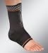 Sporlastic
Achillessehnenbandage Achillo-Hit
(07804...) Achillessehnenbandage mit gro�fl�chiger 
Kompressionswirkung und propriozeptiven
Stimuli. Nach Dr. med. Segesser. Wiederherstellung der 
Funktion des
Gleitgewebes. Kompression und Massage der Achillessehne �ber gro�fl�chig 
genoppte
Silikonpelotten. Verzicht auf Fersenerh�hung zur Vermeidung einer Verk�rzung 
der
Wadenmuskulatur. Propriozeptive Stimuli auf die Sehne des M. tibialis posterior verbessern
die 
Pronationskontrolle. Bessere funktionelle F�hrung des R�ckfu�es und
Reduktion unphysiologischer 
Belastungen auf die Achillessehne. Korrektur der muskul�ren
Dysbalance.
Einstieg mit Klettverschluss 
- erleichtert das individuelle Anlegen an die
Unterschenkelform - auch beim operierten Patienten 
nach Abheilung der ersten
Wundheilungsphase. Verst�rkt dehnungsf�higes Spezialgestrick am 
Fu�r�cken
erm�glicht einen nahezu faltenfreien Sitz beim Abrollen des Fu�es und verbessert
deutlich 
den Tragekomfort. Farbe schwarz. VE 1 St�ck.
Gr��e 1 2 3
Fesselumfang bis 19 cm = Gr��e 1 links oder 
rechts, 19 - 21 cm = Gr��e 2 links oder rechts, 21 - 23 cm = Gr��e 3 links oder rechts
Gr��e 4 
5
Fesselumfang 23 - 25 cm = Gr��e 4 links oder rechts, 25 - 27 cm = Gr��e 5 links oder rechts
