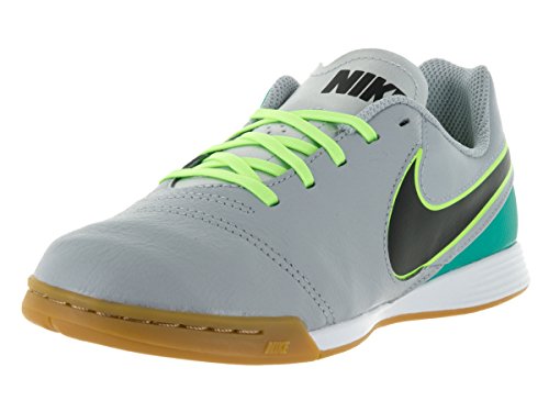 outdoor soccer shoes youth