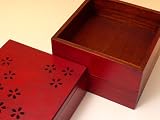 【送料無料】桜咲く　三段重箱　本漆塗り　木製3段　ひな祭り・お花見・運動会・おせち 弁当箱