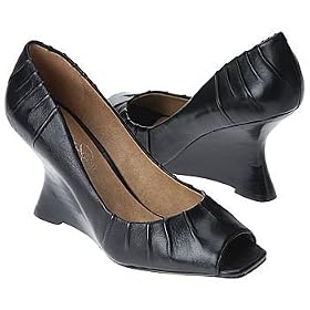 Jessica Simpson Women's Puebla Wedge
