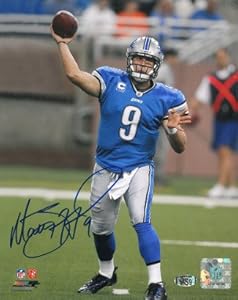 Matthew Stafford signed Detroit Lions 8x10 Photo (blue jersey passing)- Stafford Hologram